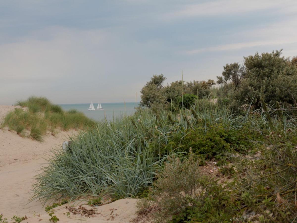 Beautiful And Spacious Villa With A Panoramic View Near The Beach Of Cadzand Eksteriør bilde
